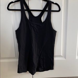 Black Lululemon tank
